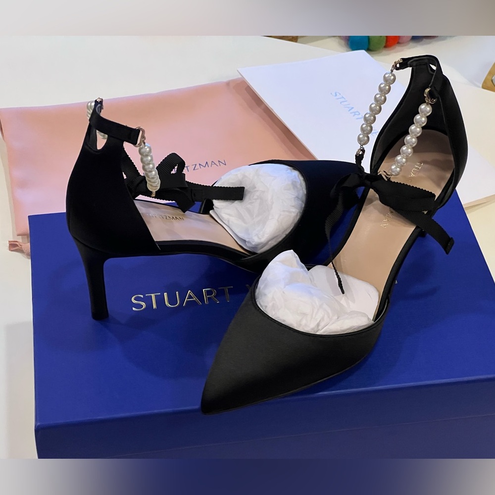 Brand New Stuart Weitzman Pearl Satin Bow pump size 6